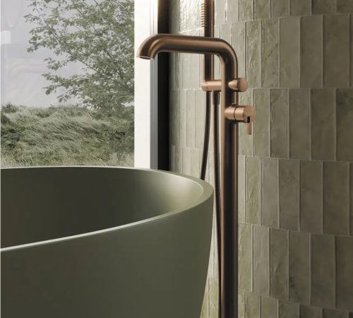Kádtöltő csaptelep, Deante Silia szabadonálló, zuhanyszettel, szálcsiszolt bronz BQS_C17M