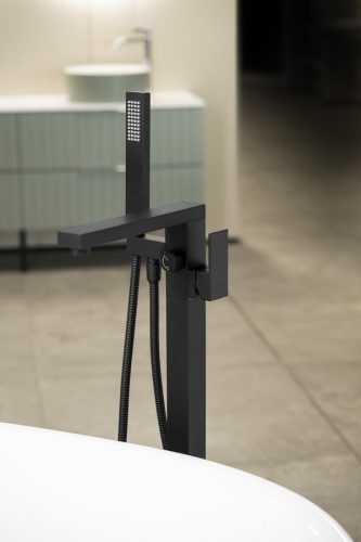 Kádtöltő csaptelep, Sapho Cubemix szabadonálló kádtöltő csaptelep, matt fekete CM021B